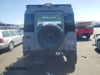 1990 Land Rover Defender z VIN SALLDVAF7HA478978, wystawiony jako Copart lot #65643315 z przebiegiem 76 116 mil mil oraz Czysty tytuł • Clean title. Historia ofert i sprzedaży dostępna na DreamBid. Obrazek 6.
