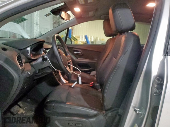 2022 Chevrolet Trax LT with VIN KL7CJPSM8NB557105, listed as a Copart auction lot 55352285 with 22,028 mi miles and Salvage title. Bid and sale history available at DreamBid. Image 7.