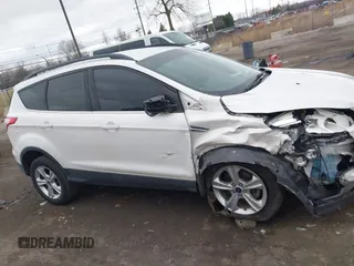 2014 Ford Escape SE with VIN 1FMCU0GX6EUE38280, listed as a IAAI auction lot 41867267 with 152,271 mi miles. Bid and sale history available at carsss.com. Image 13.
