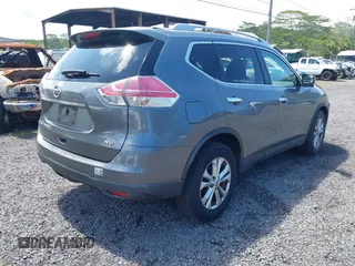 2015 Nissan Rogue SV with VIN 5N1AT2MT5FC852228, listed as a IAAI auction lot 41915519 with 296,091 mi miles. Bid and sale history available at carsss.com. Image 4.