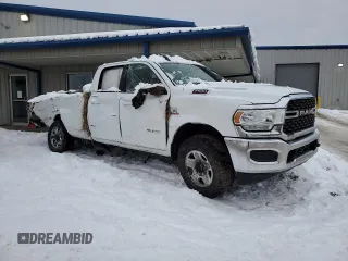 2022 Ram 2500 Big Horn z VIN 3C6UR5JL4NG239154, wystawiony jako Copart lot #88372095 z przebiegiem 107 279 mil mil oraz Szkoda całkowita • Salvage title. Historia ofert i sprzedaży dostępna na DreamBid. Obrazek 4.