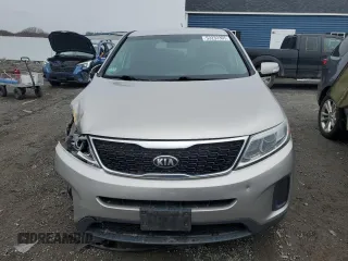2015 Kia Sorento LX with VIN 5XYKTCA69FG562972, listed as a Copart auction lot 53233305 with 145,573 mi miles and Clean Title. Bid and sale history available at carsss.com. Image 5.