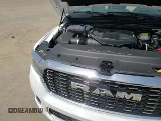 2025 Ram 1500 z VIN 1C6SRFKP5SN615510, wystawiony jako Copart lot #52185475 z przebiegiem 593 mil mil oraz Szkoda całkowita • Salvage title. Historia ofert i sprzedaży dostępna na DreamBid. Obrazek 15.