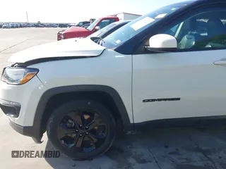 2018 Jeep Compass Latitude with VIN 3C4NJCBB3JT407981, listed as a IAAI auction lot 41998122 with 82,220 mi miles and . Bid and sale history available at DreamBid. Image 19.