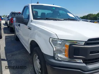 2020 Ford F-150 XL z VIN 1FTMF1CBXLKF51662, wystawiony jako IAAI lot #42220375 z przebiegiem 62 766 mil mil oraz . Historia ofert i sprzedaży dostępna na DreamBid. Obrazek 1.