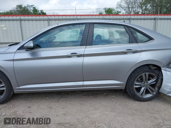 2024 Volkswagen Jetta SE z VIN 3VW7M7BU9RM012652, wystawiony jako IAAI lot #41911472 z przebiegiem 47 151 mil mil oraz . Historia ofert i sprzedaży dostępna na DreamBid. Obrazek 14.