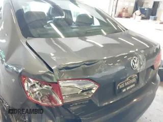 2014 Volkswagen Jetta SEL z VIN 3VWL17AJ8EM388218, wystawiony jako IAAI lot #41862353 z przebiegiem 140 514 mil mil oraz . Historia ofert i sprzedaży dostępna na DreamBid. Obrazek 16.
