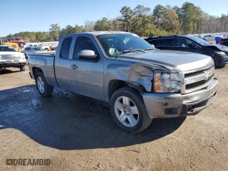 2008 Chevrolet Silverado 1500 LTZ with VIN 2GCEK19J281251376, listed as a Copart auction lot 42425325 with 300,957 mi miles and Salvage Title. Bid and sale history available at carsss.com. Image 4.