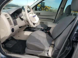 2008 Ford Escape XLS z VIN 1FMCU02Z58KB05139, wystawiony jako Copart lot #89308165 z przebiegiem Nie podano mil oraz Nie do naprawy • Non repairable. Historia ofert i sprzedaży dostępna na DreamBid. Obrazek 7.