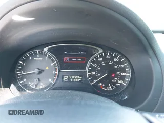 2015 Nissan Altima SV z VIN 1N4AL3AP9FC233381, wystawiony jako IAAI lot #42053865 z przebiegiem 176 593 mil mil oraz . Historia ofert i sprzedaży dostępna na DreamBid. Obrazek 7.