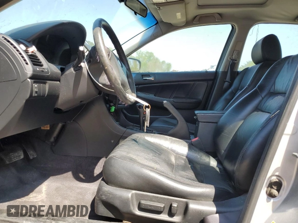 2005 Honda Accord EX-L z VIN 1HGCM56805A058737, wystawiony jako Copart lot #52668435 z przebiegiem 201 232 mil mil oraz Czysty tytuł • Clean title. Historia ofert i sprzedaży dostępna na DreamBid. Obrazek 7.