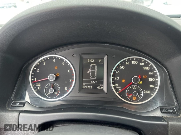 2011 Volkswagen Tiguan SEL with VIN WVGBV7AX7BW531576, listed as a Copart auction lot 44854455 with 224,729 mi miles and Clean Title. Bid and sale history available at DreamBid. Image 8.
