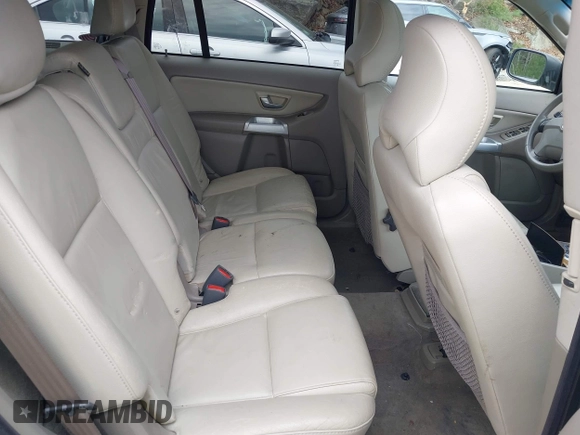 2004 Volvo XC90 with VIN YV1CM59H141076604, listed as a IAAI auction lot 41994322 with 141,402 mi miles. Bid and sale history available at carsss.com. Image 8.
