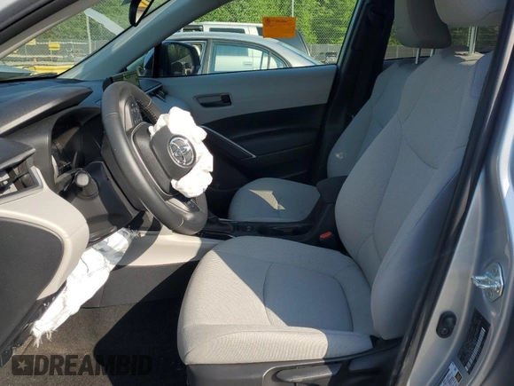 2022 Toyota Corolla Cross LE with VIN 7MUCAAAG4NV008835, listed as a Copart auction lot 55262205 with 13,332 mi miles and Salvage title. Bid and sale history available at DreamBid. Image 7.