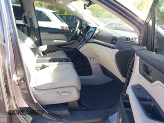 2018 Honda Odyssey EX-L z VIN 5FNRL6H7XJB067694, wystawiony jako IAAI lot #42177338 z przebiegiem 159 670 mil mil oraz . Historia ofert i sprzedaży dostępna na DreamBid. Obrazek 5.