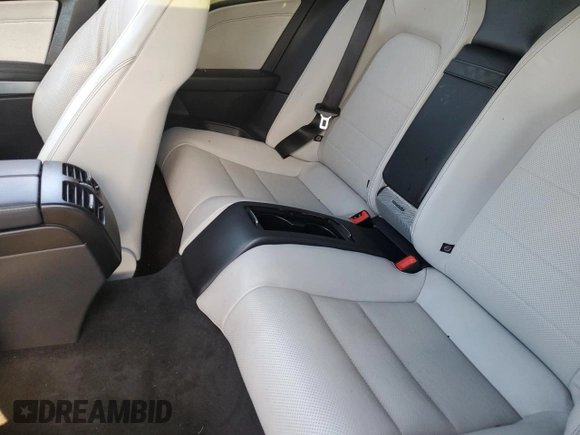 2015 Mercedes-Benz E 400 with VIN WDDKK6FF2FF302399, listed as a Copart auction lot 81930564 with 12,716 mi miles and Salvage title. Bid and sale history available at DreamBid. Image 11.