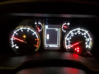 2020 Toyota 4Runner SR5 with VIN JTEBU5JR4L5739608, listed as a Copart auction lot 42910435 with 106,423 mi miles and Non Repairable. Bid and sale history available at carsss.com. Image 9.