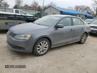 2013 Volkswagen Jetta SE z VIN 3VWDX7AJ5DM270886, wystawiony jako Copart lot #48209635 z przebiegiem 151 136 mil mil oraz Szkoda całkowita • Salvage title. Historia ofert i sprzedaży dostępna na DreamBid. Obrazek 1.