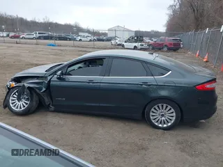 2015 Ford Fusion SE Hybrid with VIN 3FA6P0LU0FR242452, listed as a IAAI auction lot 41790218 with 163,741 mi miles. Bid and sale history available at carsss.com. Image 14.