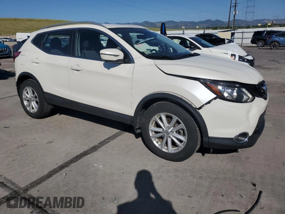 2017 Nissan Rogue SV with VIN JN1BJ1CR4HW133863, listed as a Copart auction lot 62645135 with 66,170 mi miles and Salvage title. Bid and sale history available at DreamBid. Image 4.