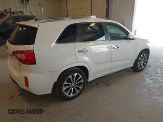2014 Kia Sorento SX Limited z VIN 5XYKW4A71EG536564, wystawiony jako IAAI lot #42156203 z przebiegiem 148 740 mil mil oraz . Historia ofert i sprzedaży dostępna na DreamBid. Obrazek 4.
