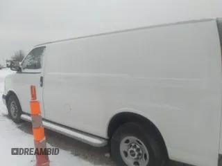 2018 GMC Savana Cargo with VIN 1GTW7AFG6J1902874, listed as a IAAI auction lot 41074511 with 70,760 mi miles. Bid and sale history available at carsss.com. Image 4.