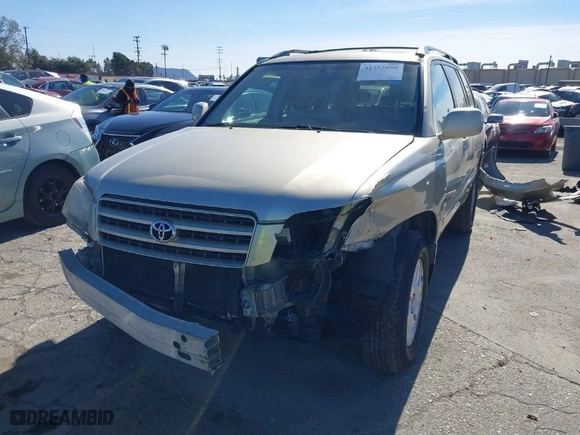 2001 Toyota Highlander with VIN JTEGF21A010022643, listed as a IAAI auction lot 41353050 with 174,756 mi miles. Bid and sale history available at carsss.com. Image 2.