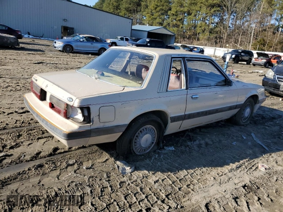 1986 Ford Mustang z VIN NOVIN42794605, wystawiony jako Copart lot #42794605 z przebiegiem 62 794 mil mil oraz Nie do naprawy • Non repairable. Historia ofert i sprzedaży dostępna na DreamBid. Obrazek 3.