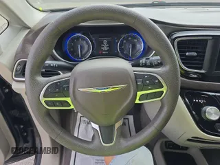 2018 Chrysler Pacifica Touring with VIN 2C4RC1DG1JR148709, listed as a IAAI auction lot 42787000 with 84,531 mi miles and . Bid and sale history available at DreamBid. Image 6.