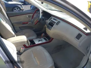 2008 Hyundai Azera Limited with VIN KMHFC46FX8A264798, listed as a IAAI auction lot 42684089 with 204,377 mi miles and . Bid and sale history available at DreamBid. Image 5.
