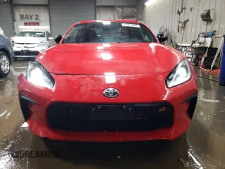 2024 Toyota GR86 Premium with VIN JF1ZNBE1XR8750113, listed as a Copart auction lot 87927685 with 4,557 mi miles and Salvage Title. Bid and sale history available at carsss.com. Image 5.