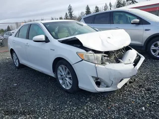 2013 Toyota Camry Hybrid LE with VIN 4T1BD1FK5DU072074, listed as a IAAI auction lot 41625291 with 1 mi miles. Bid and sale history available at carsss.com. Image 1.