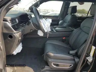 2024 Jeep Grand Wagoneer Series II z VIN 1C4SJSFP7RS103472, wystawiony jako Copart lot #70986124 z przebiegiem 2 799 mil mil oraz Szkoda całkowita • Salvage title. Historia ofert i sprzedaży dostępna na DreamBid. Obrazek 7.