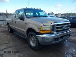 1999 Ford Super Duty F-250 XL with VIN 1FTNX20FXXEB77573, listed as a IAAI auction lot 41816997 with 387,625 mi miles. Bid and sale history available at carsss.com. Image 1.