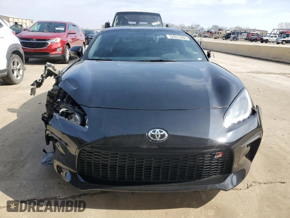 2024 Toyota 86 Premium with VIN JF1ZNBE16R9756596, listed as a Copart auction lot 45268525 with 10,611 mi miles and Clean Title. Bid and sale history available at DreamBid. Image 5.