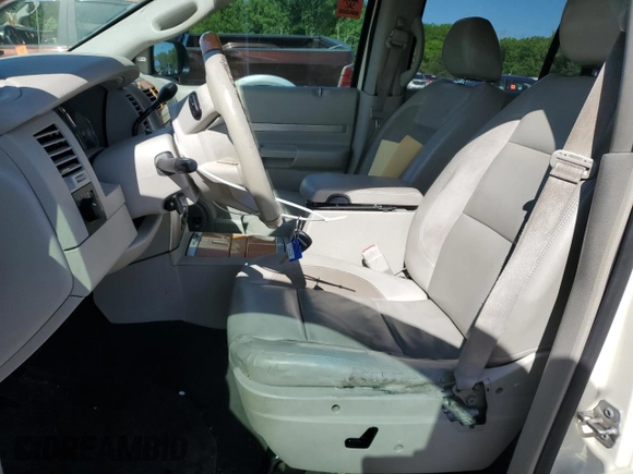 2008 Chrysler Aspen Limited z VIN 1A8HW58208F154083, wystawiony jako Copart lot #53396665 z przebiegiem 138 181 mil mil oraz Szkoda całkowita • Salvage title. Historia ofert i sprzedaży dostępna na DreamBid. Obrazek 7.