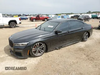 2022 BMW 7 Series 750i xDrive with VIN WBA7U2C01NCK83702, listed as a Copart auction lot 45450975 with 0 mi miles and Salvage Title. Bid and sale history available at carsss.com. Image 1.