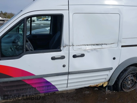 2011 Ford Transit Connect XLT z VIN NM0LS7DN2BT050418, wystawiony jako IAAI lot #41631356 z przebiegiem 154 095 mil mil oraz . Historia ofert i sprzedaży dostępna na DreamBid. Obrazek 6.