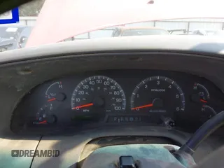 2001 Ford F-150 XL z VIN 1FTRX17W81KE46762, wystawiony jako IAAI lot #42331946 z przebiegiem Nie podano mil oraz . Historia ofert i sprzedaży dostępna na DreamBid. Obrazek 6.