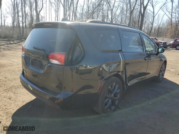 2018 Chrysler Pacifica Touring L with VIN 2C4RC1BG6JR228414, listed as a Copart auction lot 45872195 with 254,459 mi miles and Salvage Title. Bid and sale history available at carsss.com. Image 3.
