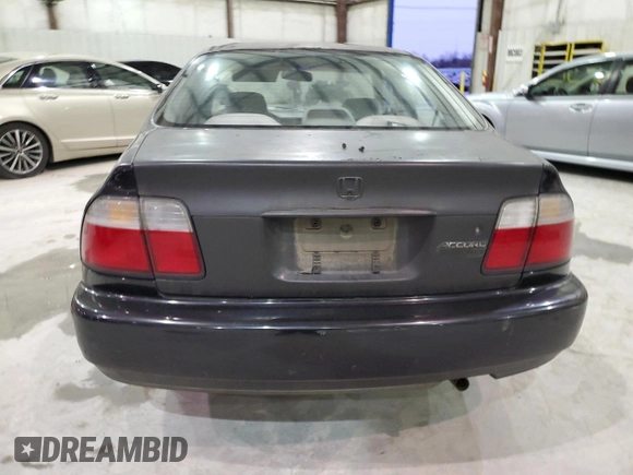 1996 Honda Accord LX with VIN 1HGCD5635TA222954, listed as a Copart auction lot 82606194 with 212,299 mi miles and Salvage Title. Bid and sale history available at DreamBid. Image 6.