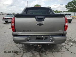 2007 Chevrolet Avalanche LTZ z VIN 3GNFK12377G199532, wystawiony jako Copart lot #57481235 z przebiegiem 226 580 mil mil oraz Szkoda całkowita • Salvage title. Historia ofert i sprzedaży dostępna na DreamBid. Obrazek 6.