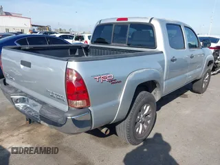 2008 Toyota Tacoma PreRunner with VIN 5TEJU62N38Z487744, listed as a IAAI auction lot 41828502 with 258,537 mi miles. Bid and sale history available at carsss.com. Image 4.