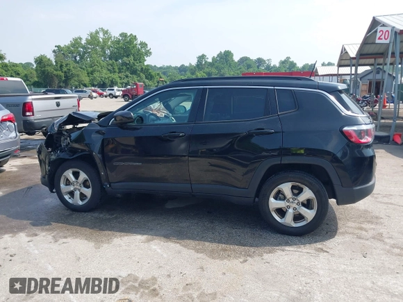 2018 Jeep Compass Latitude with VIN 3C4NJDBB2JT114644, listed as a IAAI auction lot 42499210 with 82,988 mi miles and . Bid and sale history available at DreamBid. Image 15.