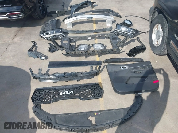 2023 Kia Sorento SX z VIN 5XYRK4LFXPG202339, wystawiony jako IAAI lot #42463572 z przebiegiem 27 928 mil mil oraz . Historia ofert i sprzedaży dostępna na DreamBid. Obrazek 12.