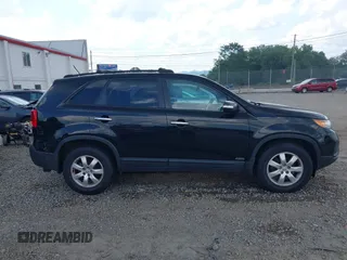 2013 Kia Sorento LX with VIN 5XYKTDA68DG408823, listed as a IAAI auction lot 42554361 with 221,917 mi miles and . Bid and sale history available at DreamBid. Image 13.