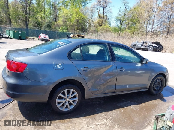 2011 Volkswagen Jetta Sedan SE PZEV with VIN 3VWDZ7AJ0BM306023, listed as a IAAI auction lot 42059241 with 176,879 mi miles. Bid and sale history available at carsss.com. Image 13.