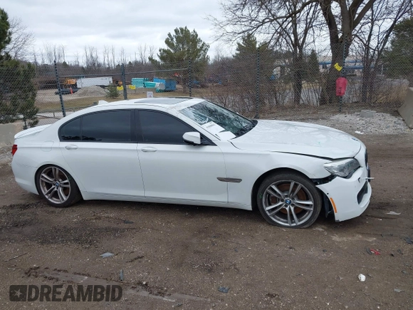 2013 BMW 7 Series 750Li xDrive with VIN WBAYF8C59DD141068, listed as a IAAI auction lot 41868043 with 92,727 mi miles. Bid and sale history available at carsss.com. Image 13.