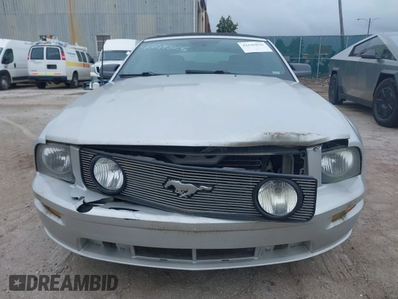 2008 Ford Mustang GT Deluxe with VIN 1ZVHT85H185173853, listed as a IAAI auction lot 42649826 with 176,484 mi miles and . Bid and sale history available at DreamBid. Image 12.