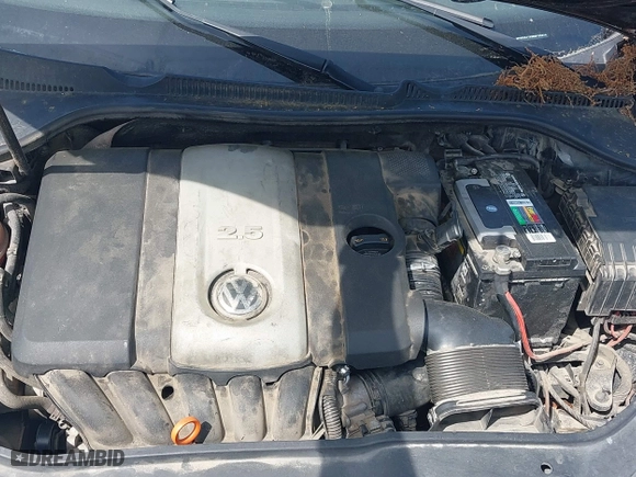 2008 Volkswagen Rabbit S with VIN WVWDA71K88W155816, listed as a IAAI auction lot 42035852 with 211,848 mi miles. Bid and sale history available at carsss.com. Image 10.